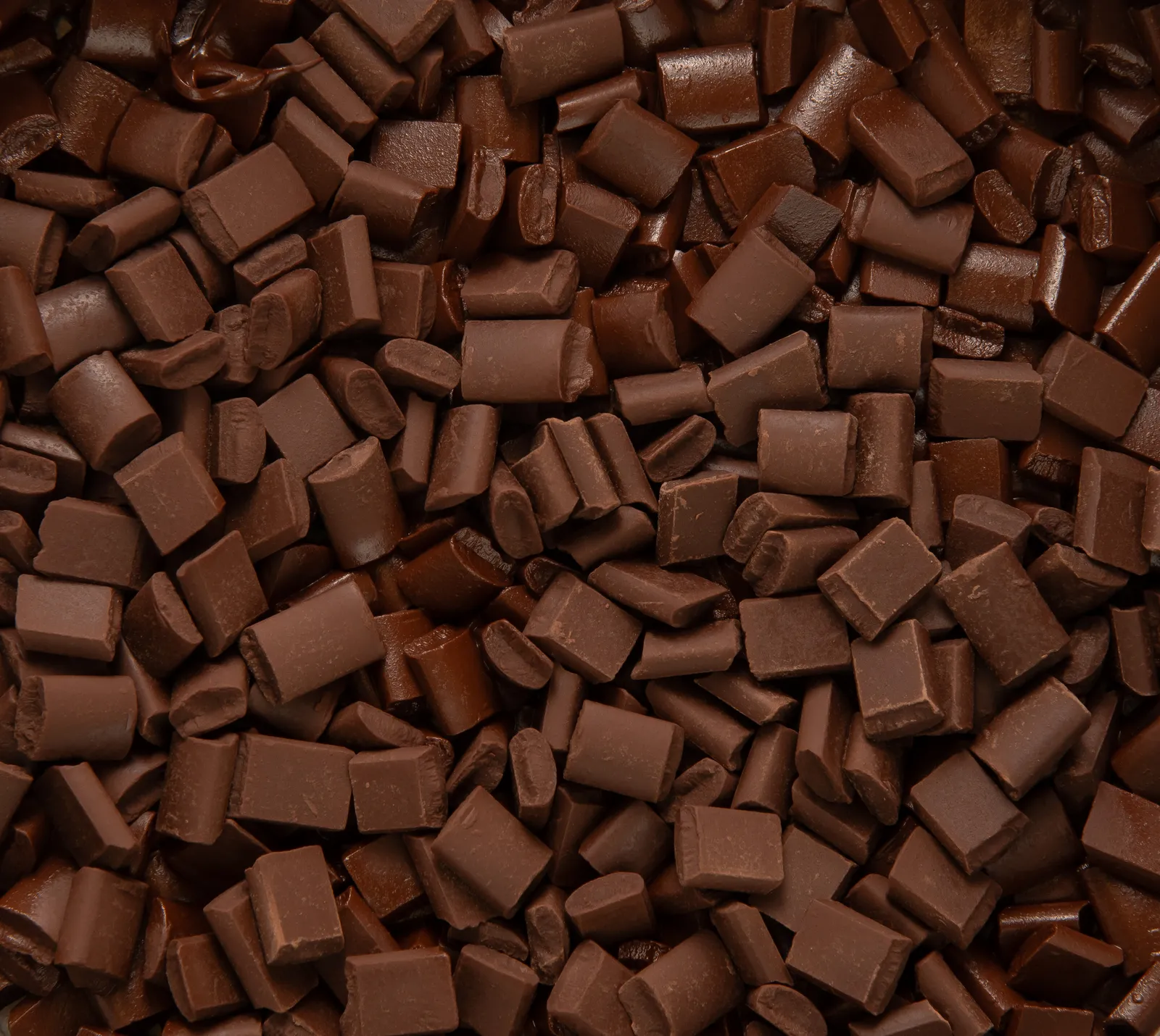 Chocolanté Dark 42% Chunk - 600 Ct - Puratos